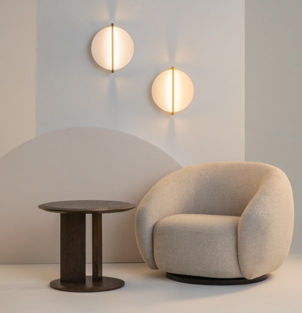 Czarny kinkiet ścienny Mira z pionowym oświetleniem LED