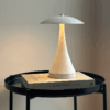 mobilna-biala-lampka-stolowa-vienna-led-z-mozliwoscia-ladowania-przez-usb