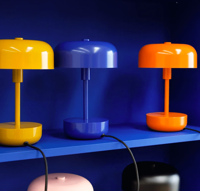 Niebieska dziecięca lampka biurkowa Haipot w kształcie grzybka dla chłopca