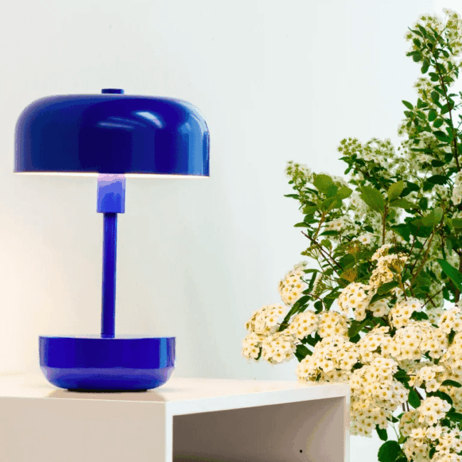 niebieska-lampka-nocna-haipot-led-z-akumulatorem-i-ladowaniem-usb-odporna-na-wilgoc-dzieki-klasie-ochrony-ip44