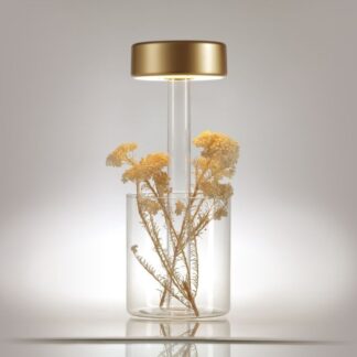 przenosna-zlota-lampka-stolowa-z-kwietnikiem-ai-collaboration-ladowana-przez-usb