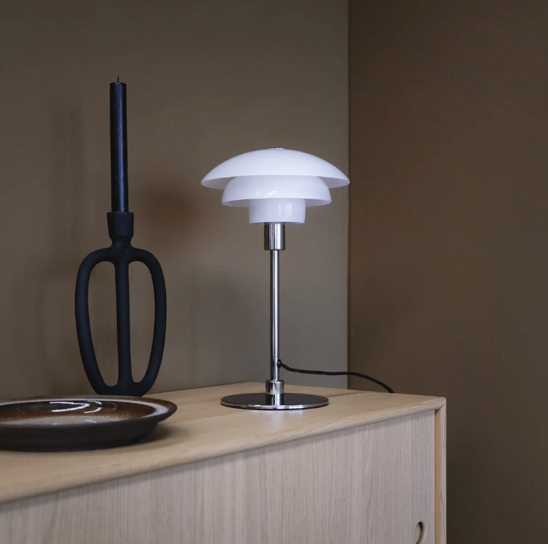 Srebrna lampa stołowa Morph z kloszem wykonanym z trójwarstwowego szkła