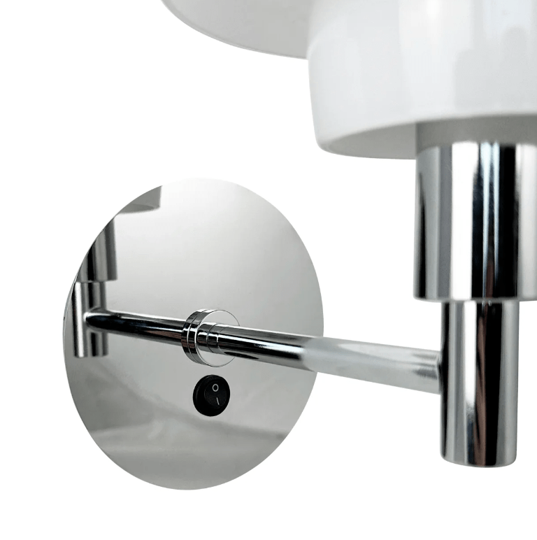 Srebrny kinkiet Morph z białym szklanym kloszem i włącznikiem