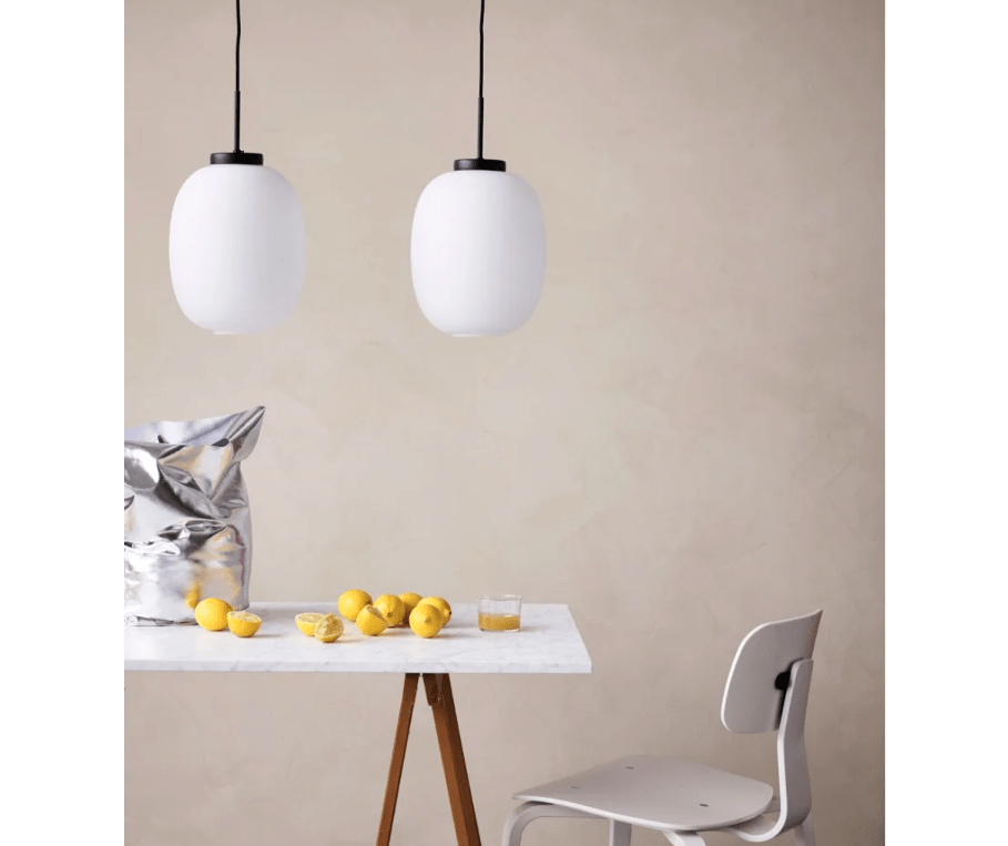 Wisząca lampa Café DL39 z szklanym kloszem w kontrastujących czarno-białych barwach