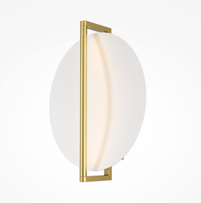 Złoty kinkiet LED Mira o płaskiej konstrukcji, emitujący odbite światło do salonu