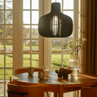 Ozdobna lampa wisząca Hazo z czarnego drewna o średnicy 43 cm