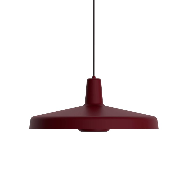 Wisząca lampa Arigato Large w czerwonym kolorze o płaskim kształcie