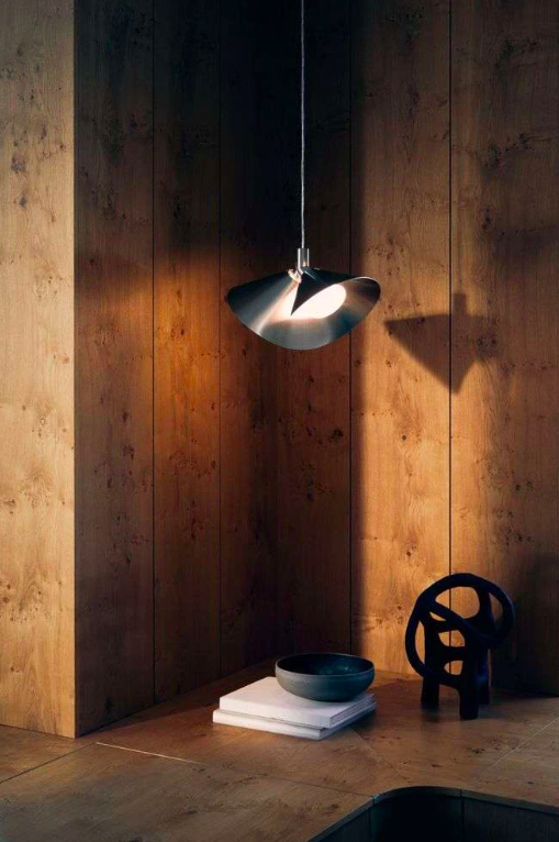 Stylowa lampa wisząca Peel w srebrnym odcieniu ze stali nierdzewnej