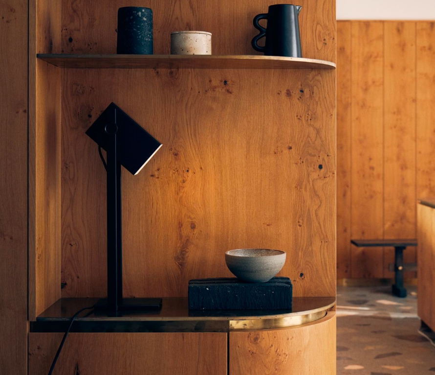 Czarna industrialna lampka biurkowa BF Quadro