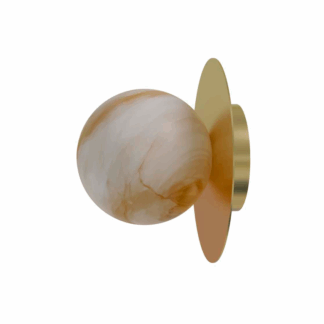 Złoty kinkiet Royal z kloszem z alabastrowego kamienia w kształcie dysku