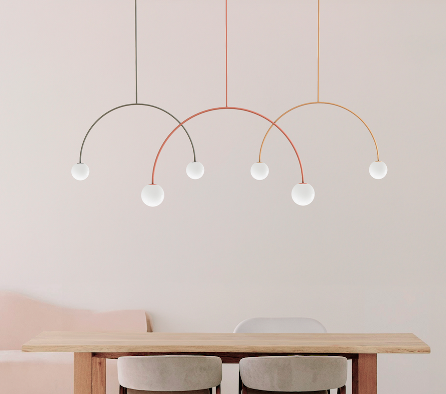 Żółta wisząca lampa Riga 50 w kształcie łuku z kulistymi elementami