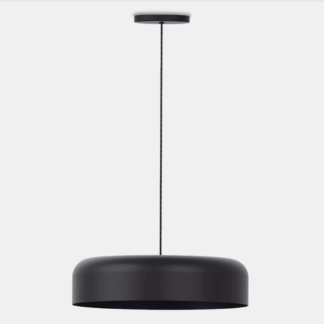 Wisząca lampa Rea by Robin z płaskim czarnym kloszem