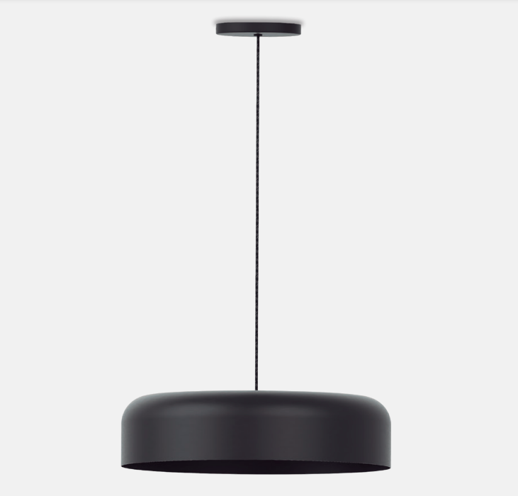 Wisząca lampa Rea by Robin z płaskim czarnym kloszem