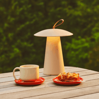 Lampa stołowa akumulatorowa na beterii Ara To-Go 2 kremowa IP54, przenośne oświetlenie ogrodowe z uchwytem, dekoracyjna lampka zewnętrzna na taras