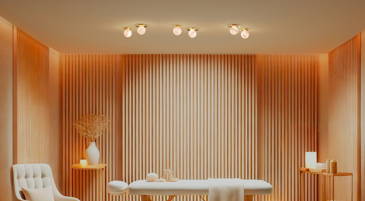 Niewielki plafon Royal z kloszem wykonanym z alabastrowego kamienia