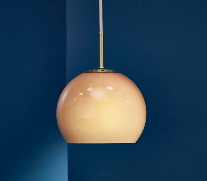 Wisząca lampa ze szkła Ball Glass w kolorze cappuccino