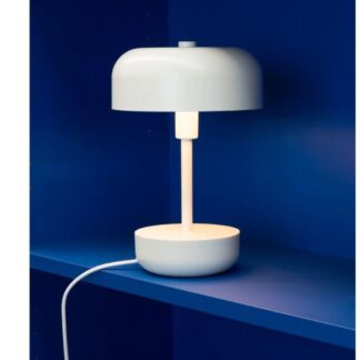 biala-lampka-haipot-marki-dyberg-larsen-na-szafke