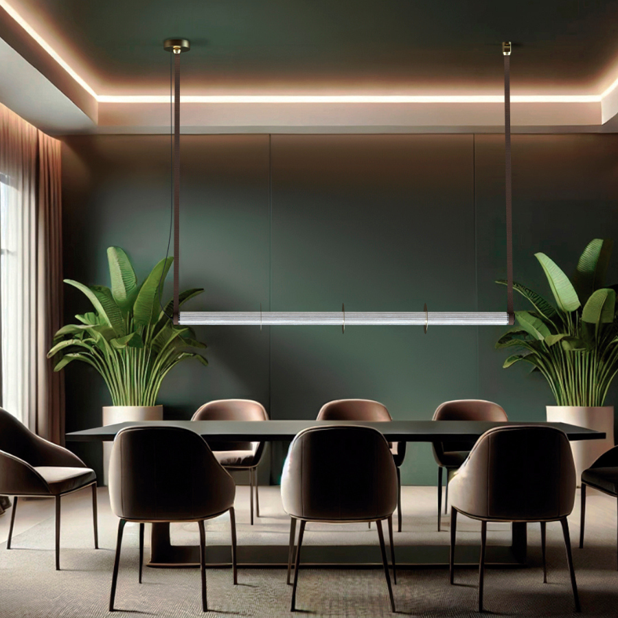 Podłużna lampa wisząca Roseline Robin z ryflowanym kloszem w złotym kolorze i brązowymi pasami