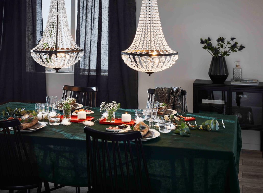 Czarny, elegancki żyrandol Island o średnicy 40 cm z wiszącymi kryształkami