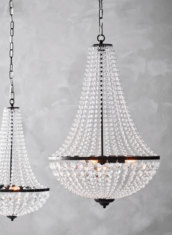 Czarny żyrandol Island o średnicy 50 cm z wiszącymi kryształkami w stylu antycznym