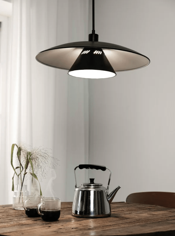 Elegancka wisząca lampa Millinge 50 w czerni, inspirowana duńskim stylem