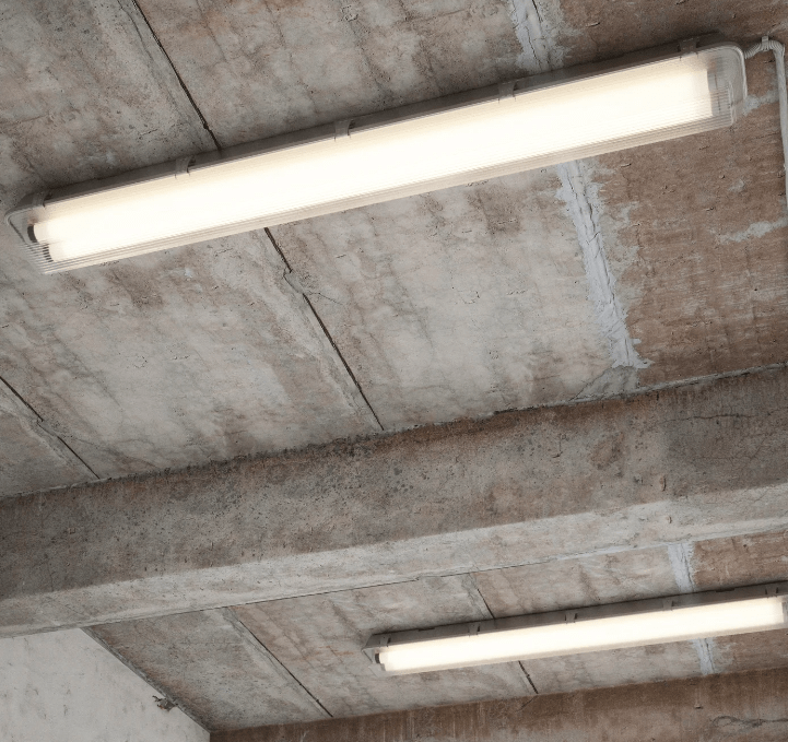 Lampa przemysłowa Works IP65 o długości 125 cm, wyposażona w źródło światła LED 1x18W