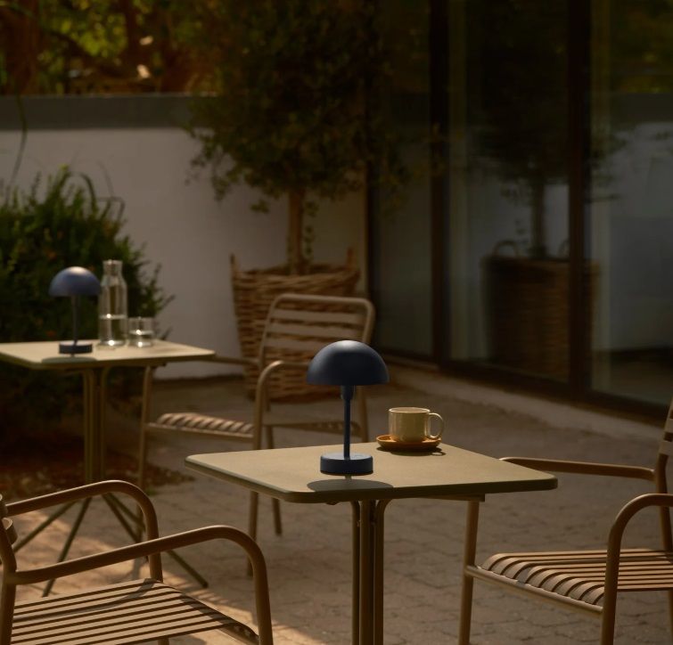 Niebieska lampka Ellen To-Go - na baterie