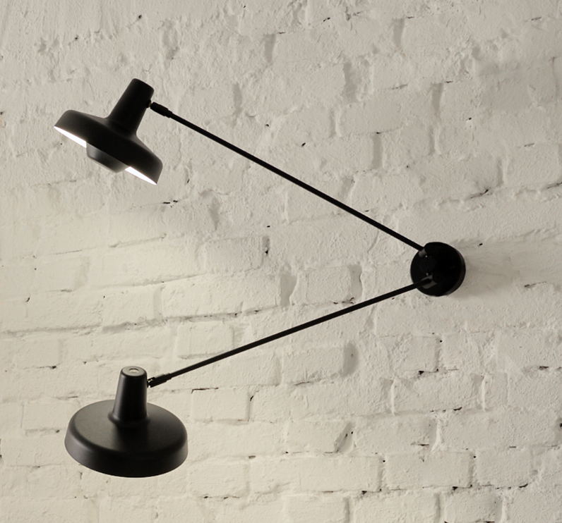 Skandynawski podwójny kinkiet Arigato Palace z dwoma regulowanymi ramionami