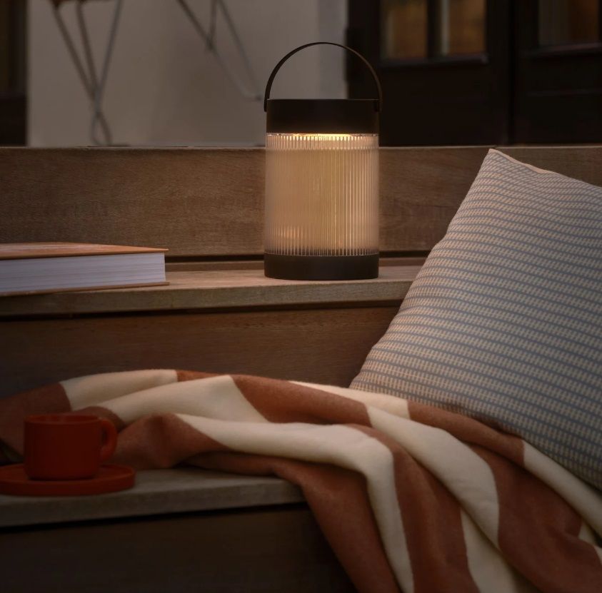 Solarna lampka tarasowa Coupar, odporna na warunki atmosferyczne (IP44), zasilana bateriami