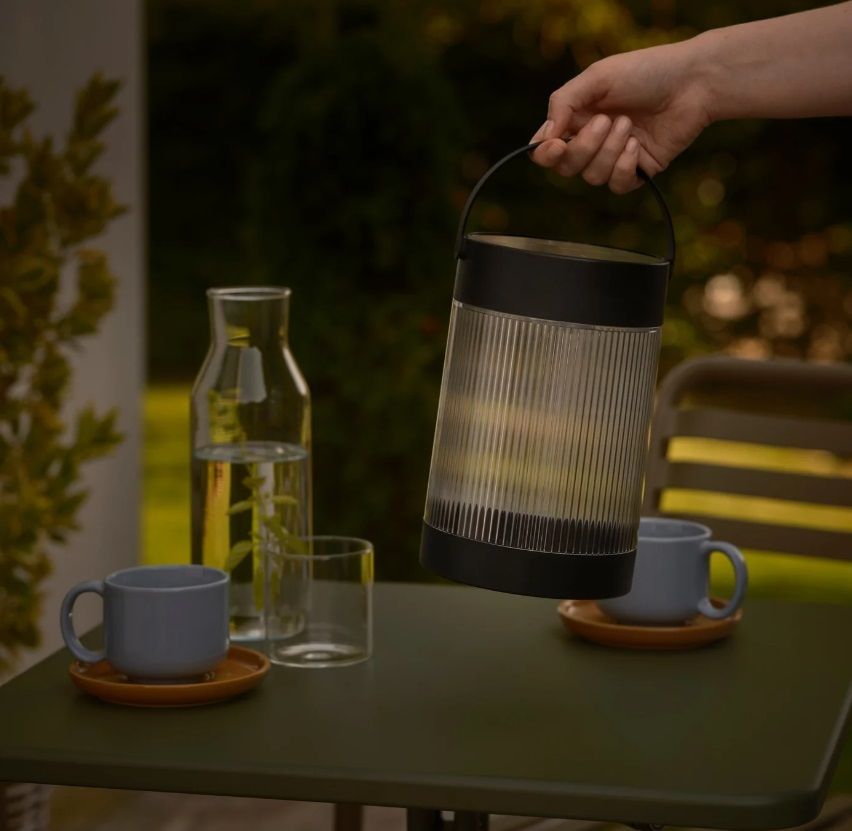 Solarna lampka tarasowa Coupar, odporna na warunki atmosferyczne (IP44), zasilana bateriami