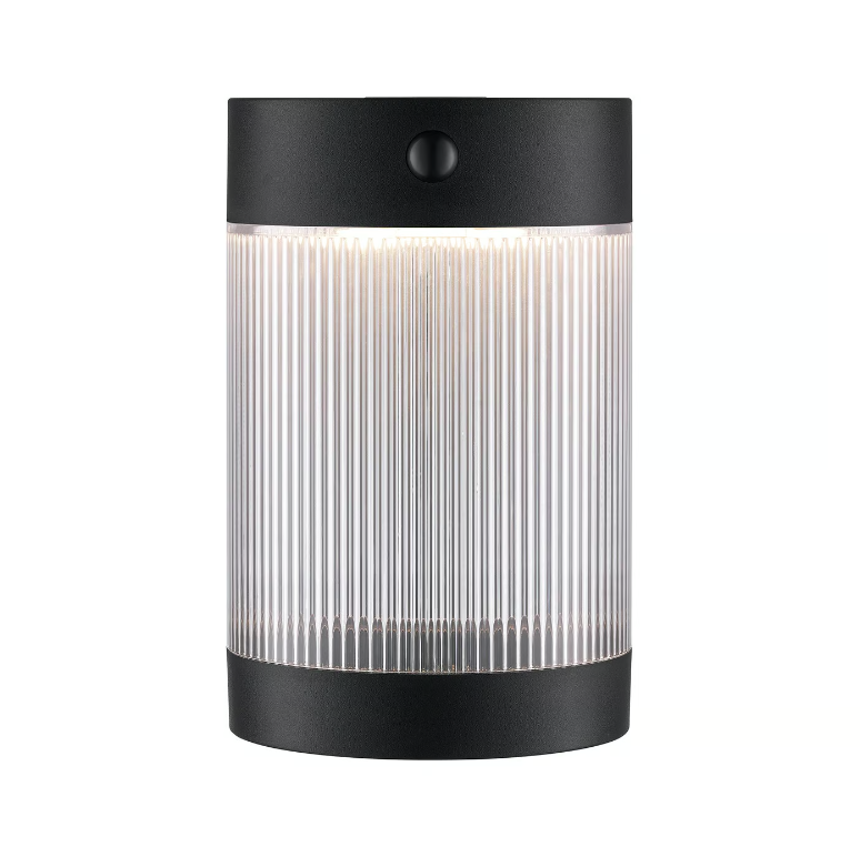 Solarny kinkiet Coupar z czujnikiem ruchu, idealny do drzwi, o klasie szczelności IP44