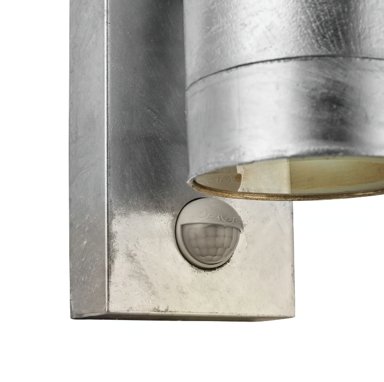 Srebrny kinkiet Tin Maxi z czujnikiem ruchu w ocynku i klasie szczelności IP54