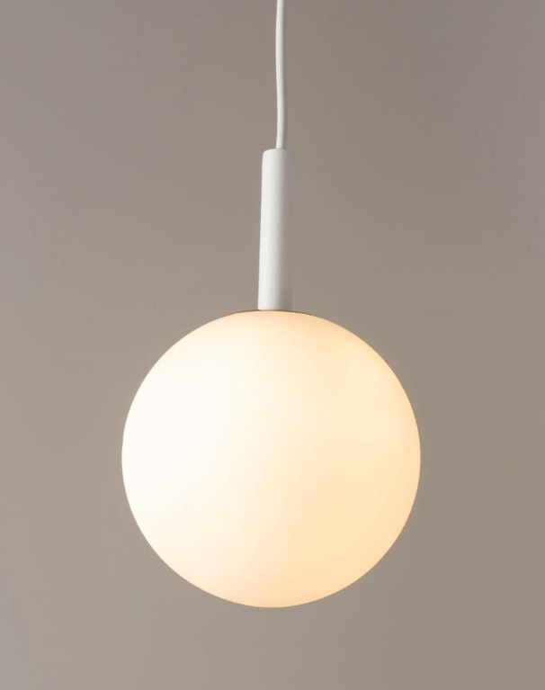Mała lampa wisząca z kulistym kloszem Glowspire - biała