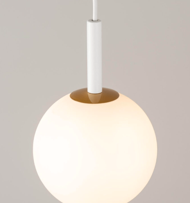 mala-lampa-wiszaca-z-kulistym-kloszem-glowspire-biala