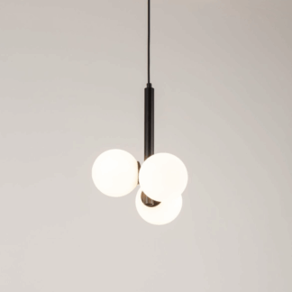 minimalistyczna-lampa-wiszaca-brassia-3-czarna-biale-szklo