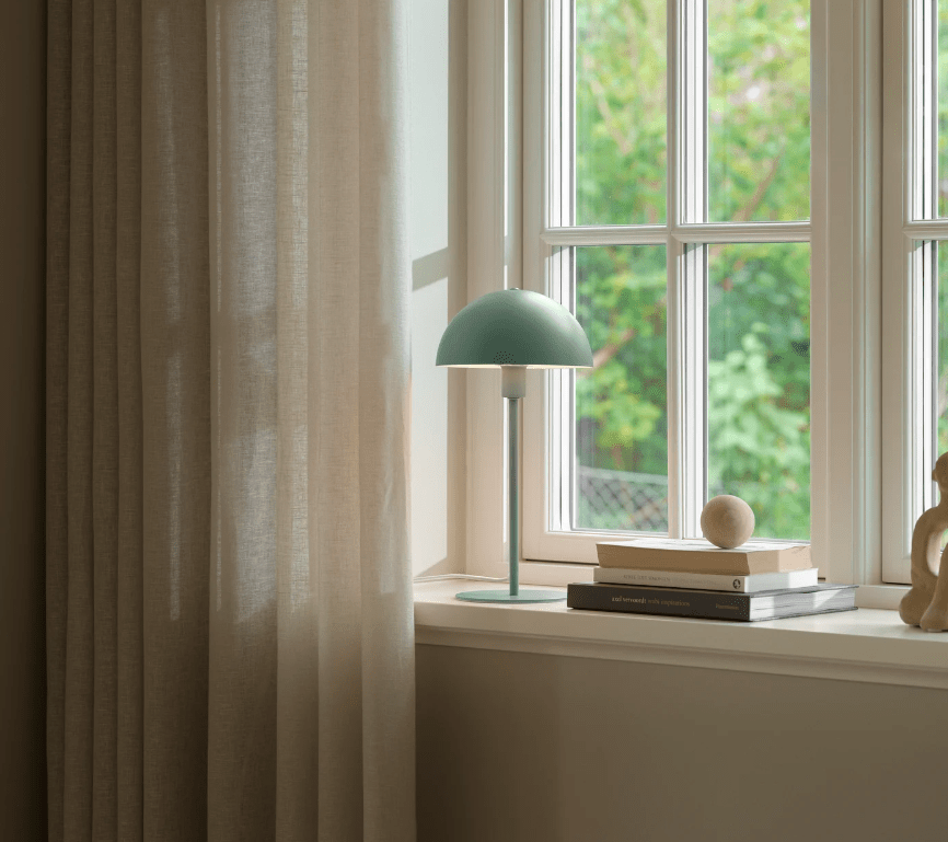 Nowoczesna nocna lampka Ellen 20 w miętowym kolorze