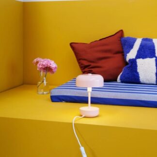 nowoczesna-rozowa-lampka-nocna-haipot-dla-dziewczynki