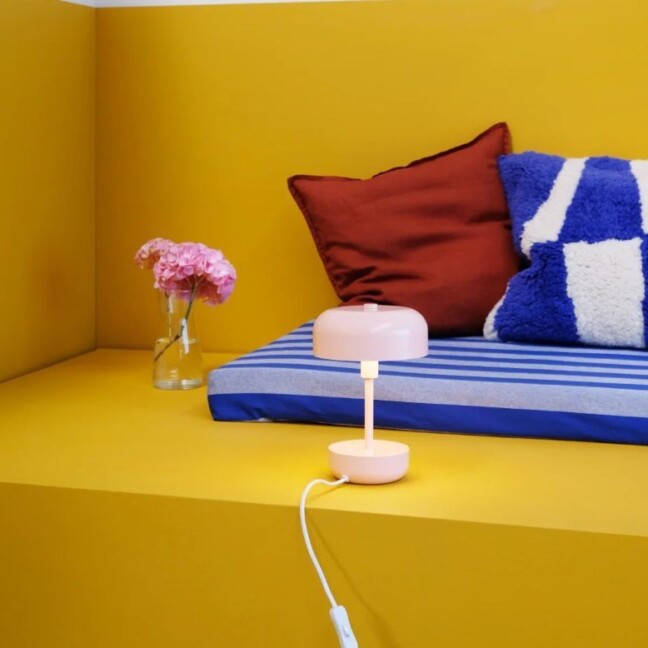nowoczesna-rozowa-lampka-nocna-haipot-dla-dziewczynki