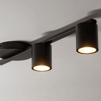 Jako specjalista SEO z 15-letnim doświadczeniem, wprowadzę kilka udoskonaleń: alt="Plafon Zyon 2 czarny z 2 reflektorami GU10, spot sufitowy regulowany natynkowy, lampa punktowa na szynie do kuchni salonu, oświetlenie techniczne LED nowoczesne.