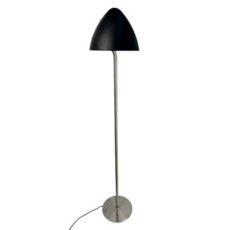 regulowany-srebrno-czarny-stojacy-model-lampy-oulu