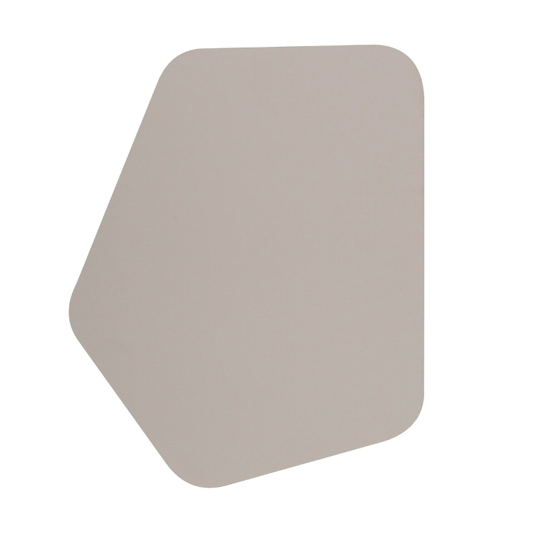 Szary dekoracyjny kinkiet Listria o płaskiej konstrukcji, efektownie odbijający światło