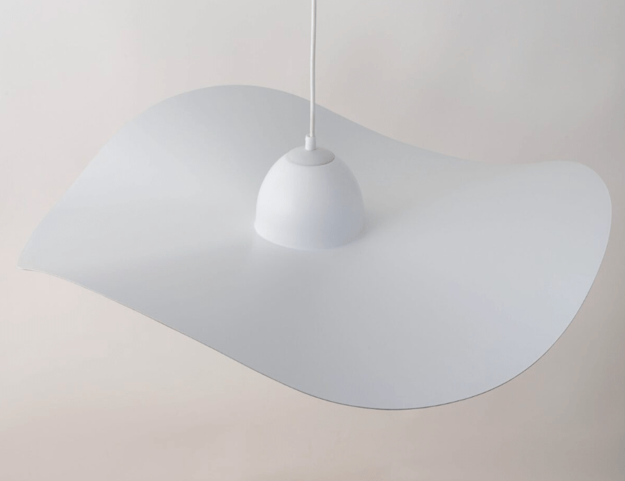 Szeroka biała lampa wisząca Viora 76 cm - złoty spód