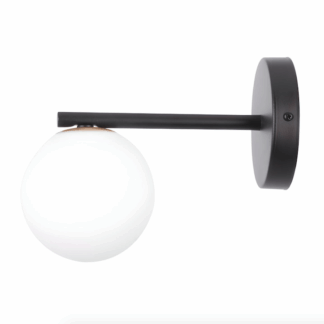 szklany-kinkiet-glowspire-z-czarna-podstawa-i-kulistym-kloszem