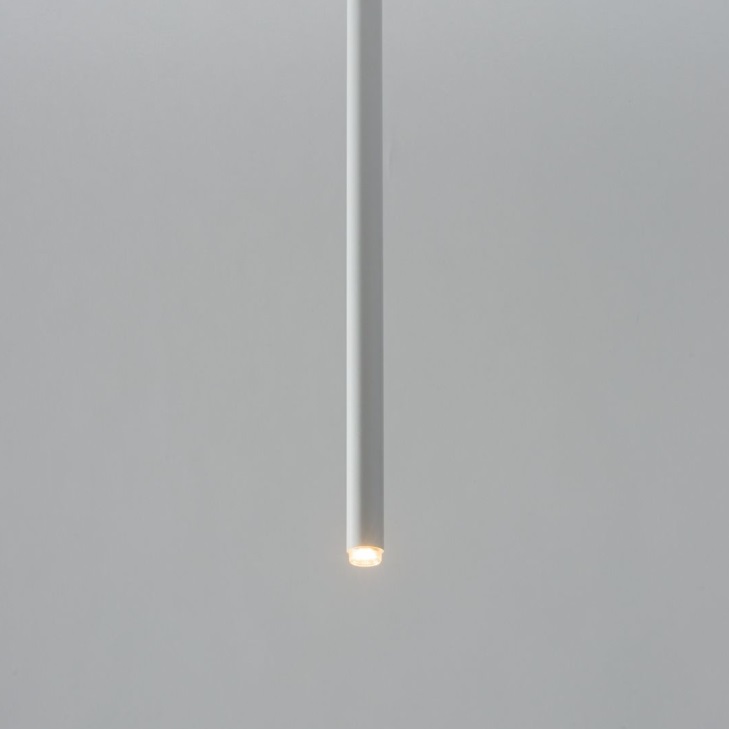 Biała, 3-punktowa lampa wisząca Filora z tubami