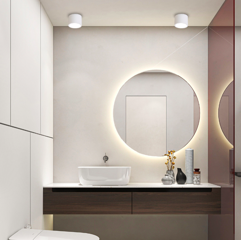 Biała sufitowa tuba łazienkowa Kendal o klasie szczelności IP65, kompatybilna z żarówkami GX53