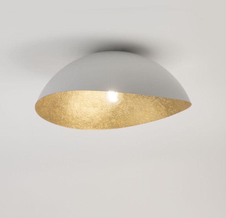 Biało-złoty plafon Velaris 33 do kuchni od Ardant Studio