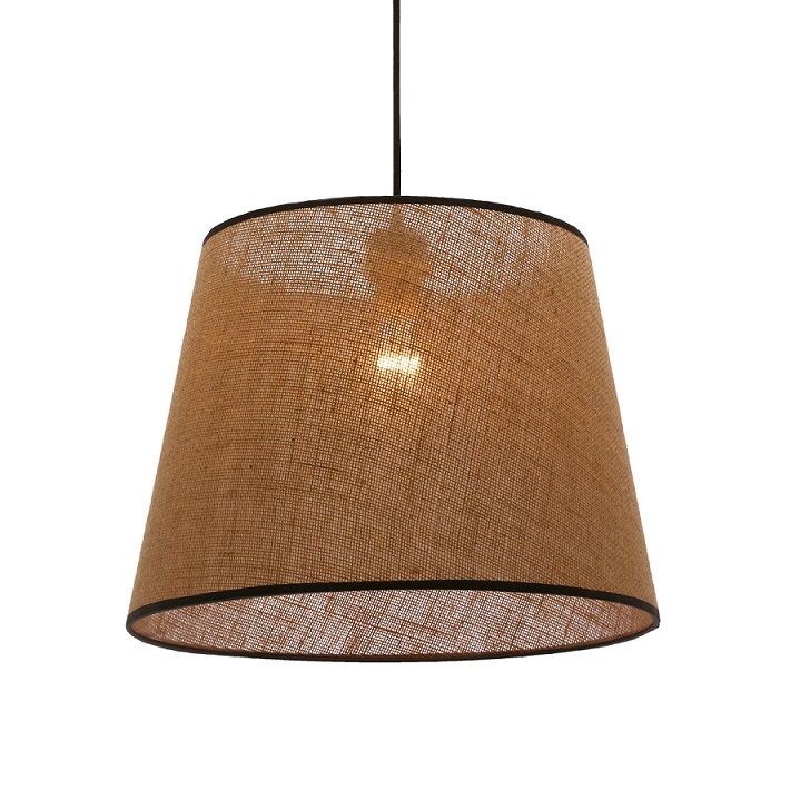 Wisząca lampa Jutland w brązowym kolorze z materiałowym abażurem