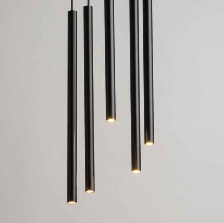 Wisząca czarna lampa sufitowa Filora 5 ze smukłymi tubami