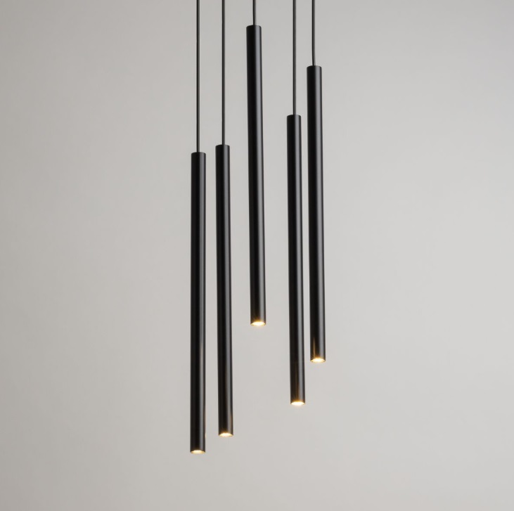 Wisząca czarna lampa sufitowa Filora 5 ze smukłymi tubami