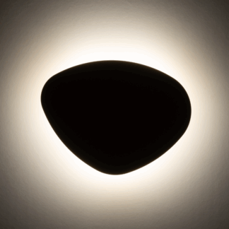 Nowoczesny czarny kinkiet Stone 3 z odbitym światłem